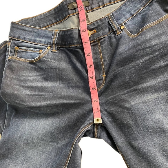 WHBM Dark Wash Distressed Skinny Regular Rise Jeans size 6R - Picture 11 of 12